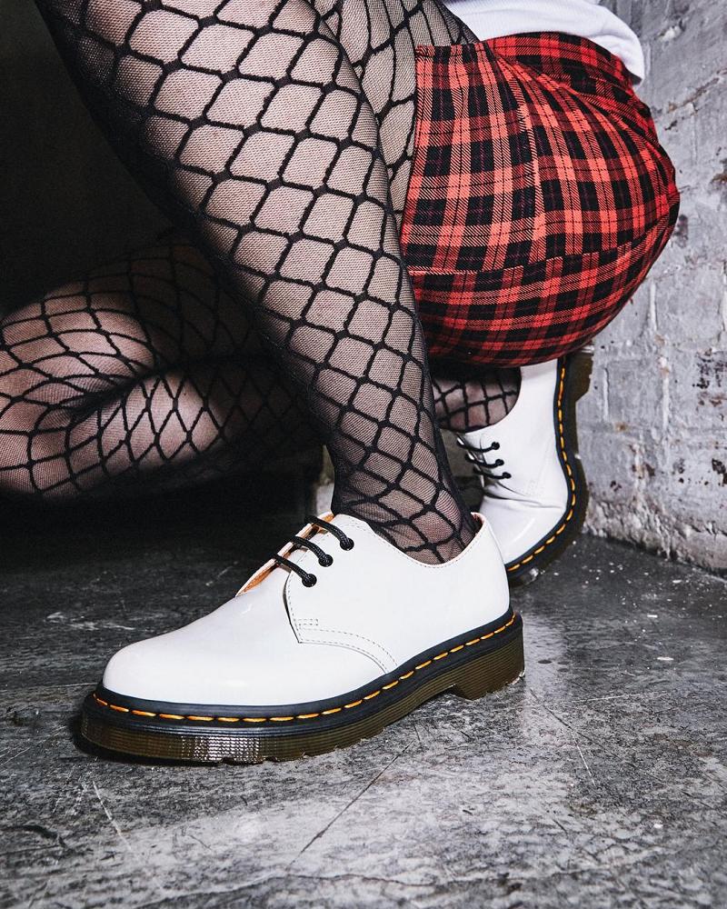 White Women's Dr Martens 1461 Patent Leather Oxfords Shoes | CA 362GSO